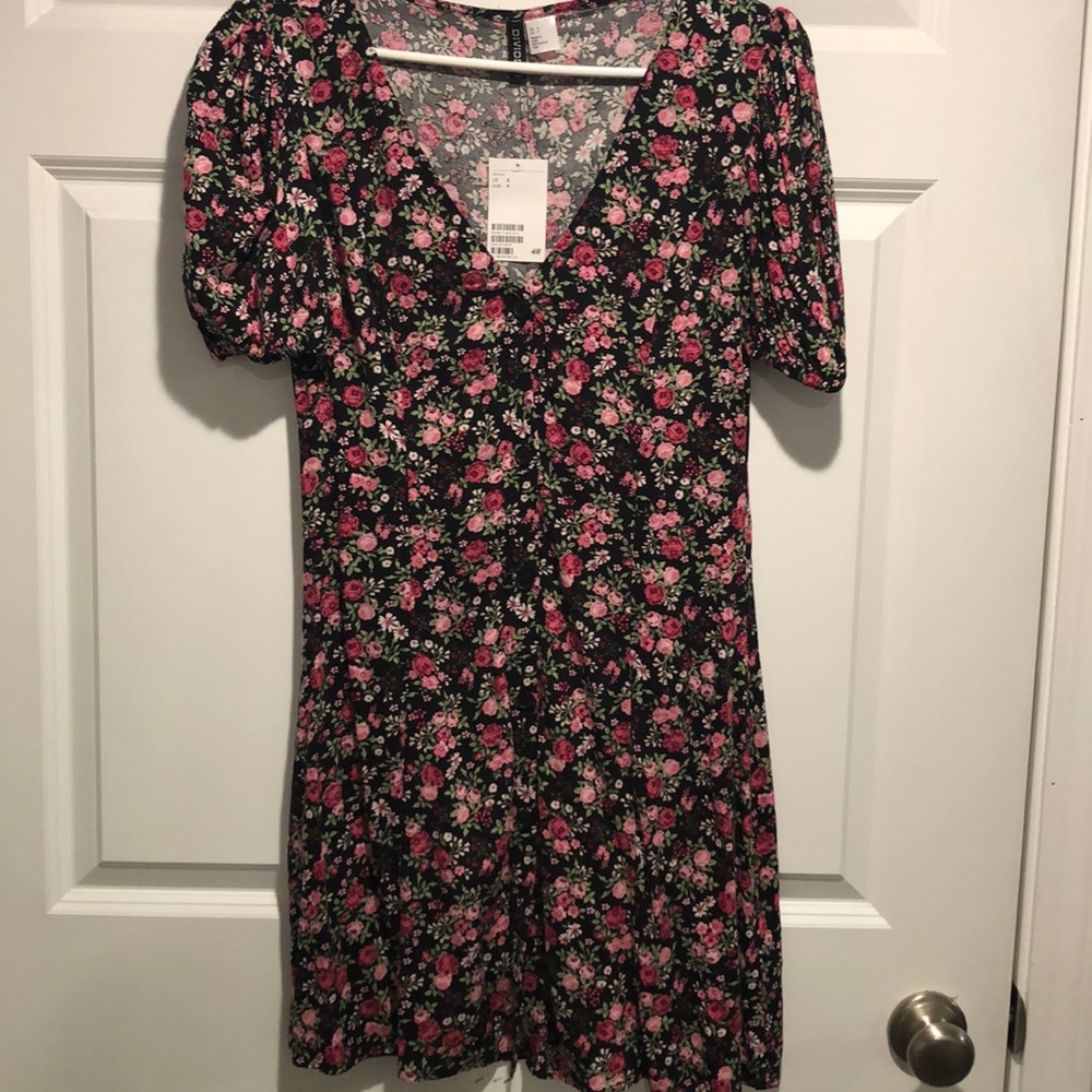 H&M DIVIDED Black/Floral Mini